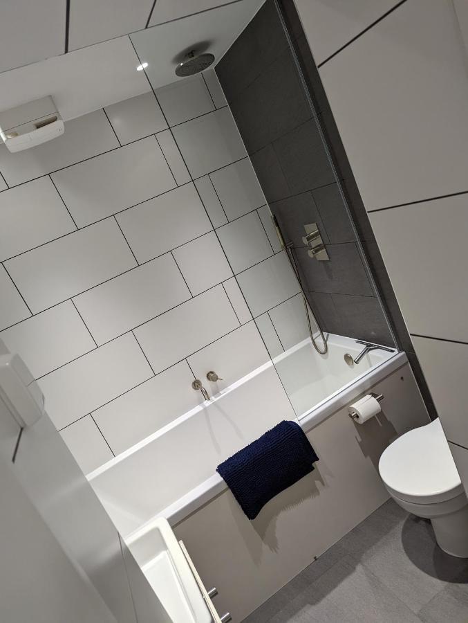 Basement Apartment In Central Бат Экстерьер фото