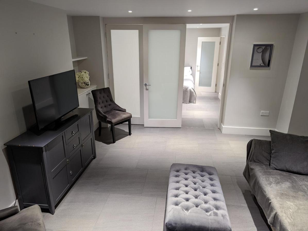 Basement Apartment In Central Бат Экстерьер фото